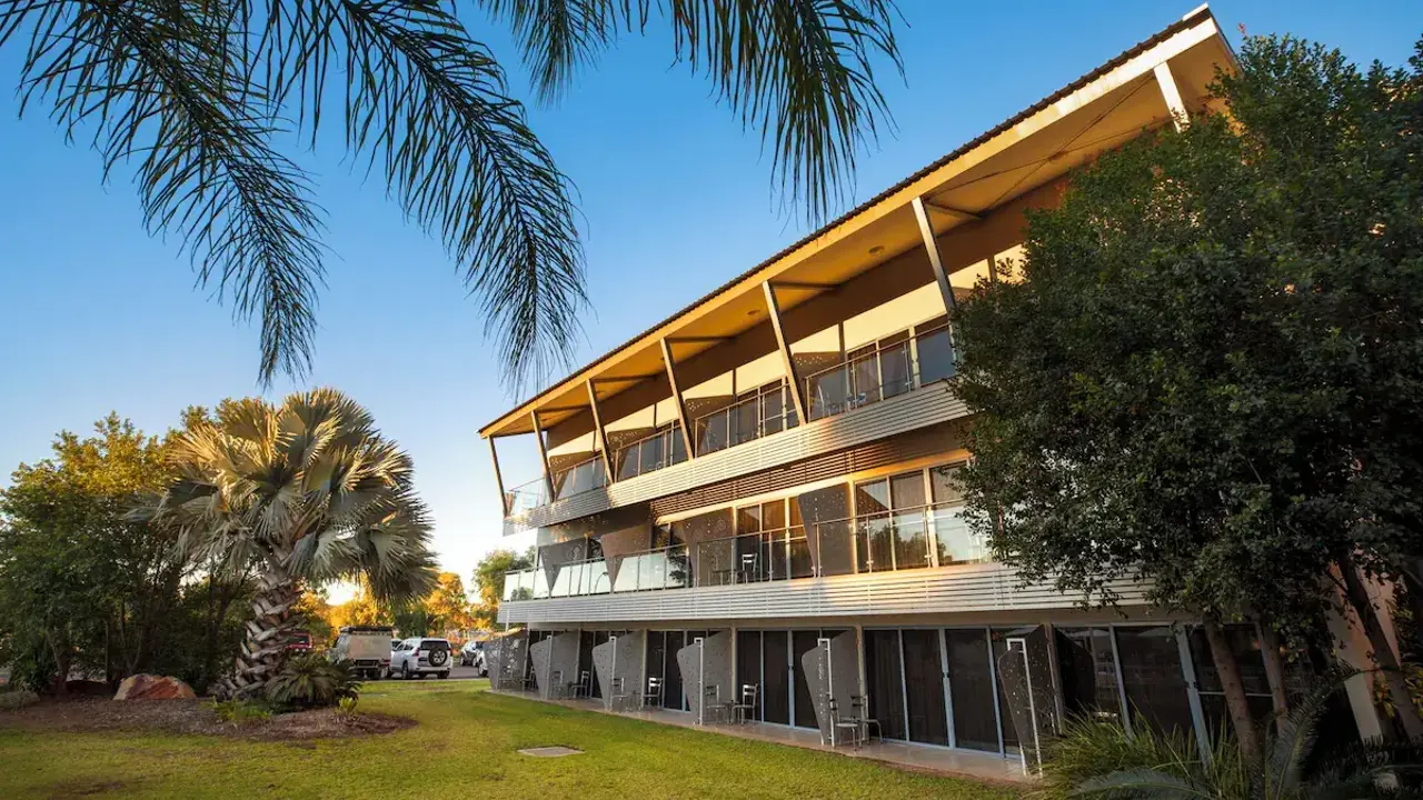 Crowne Plaza Alice Springs Exterior
