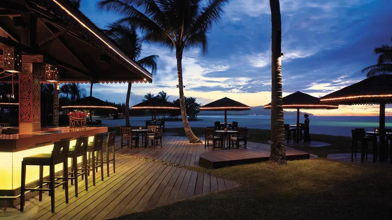 Shangri La Rasa Ria Resort Sampan Bar