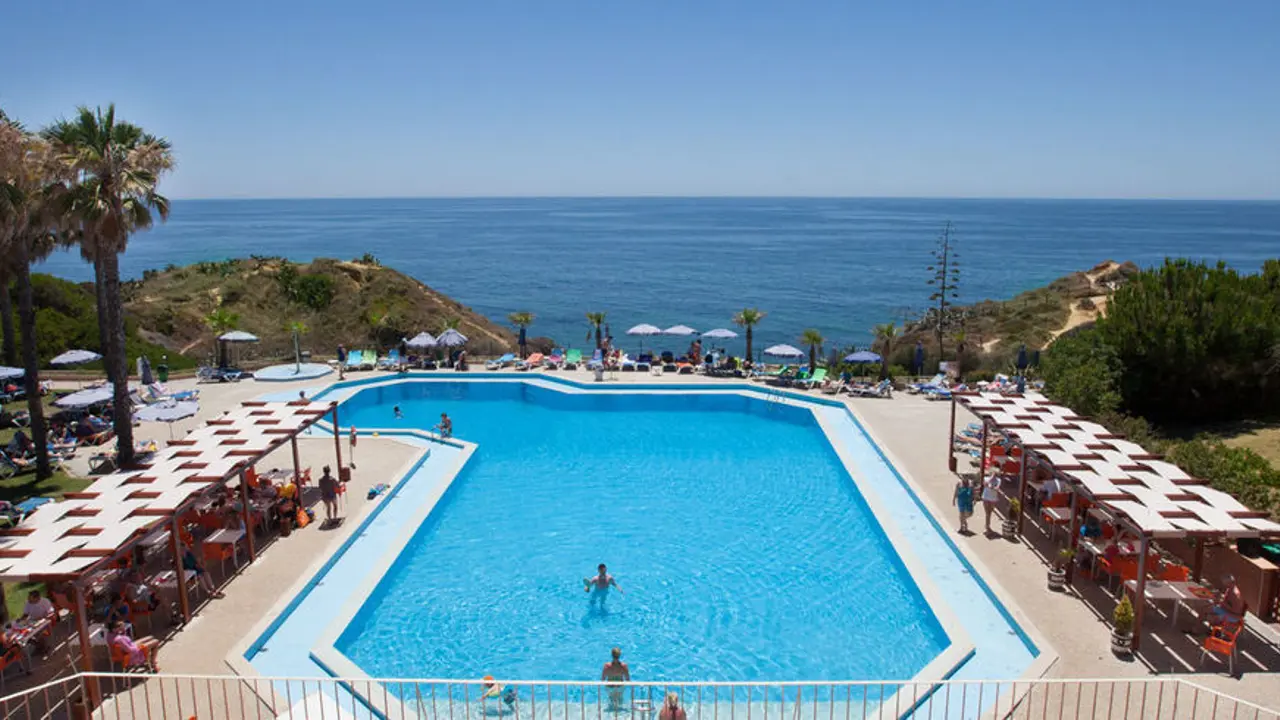 Auramar Pool2